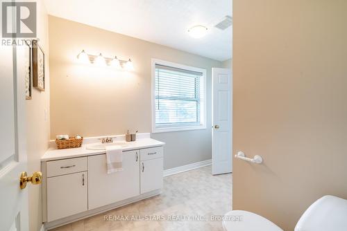 11 Ashton Lane, Scugog (Port Perry), ON - Indoor Photo Showing Bathroom