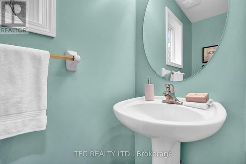 1567 Glenbourne Drive, Oshawa (Pinecrest), ON - Indoor Photo Showing Bathroom