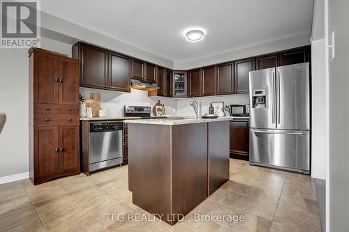 1567 Glenbourne Drive, Oshawa (Pinecrest), ON - Indoor Photo Showing Kitchen With Stainless Steel Kitchen