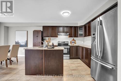 1567 Glenbourne Drive, Oshawa (Pinecrest), ON - Indoor Photo Showing Kitchen With Stainless Steel Kitchen With Double Sink