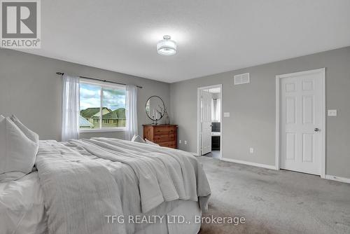 1567 Glenbourne Drive, Oshawa (Pinecrest), ON - Indoor Photo Showing Bedroom