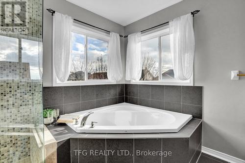 1567 Glenbourne Drive, Oshawa (Pinecrest), ON - Indoor Photo Showing Bathroom