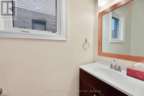 33 - 1030 Oakcrossing Gate, London, ON - Indoor Photo Showing Bathroom