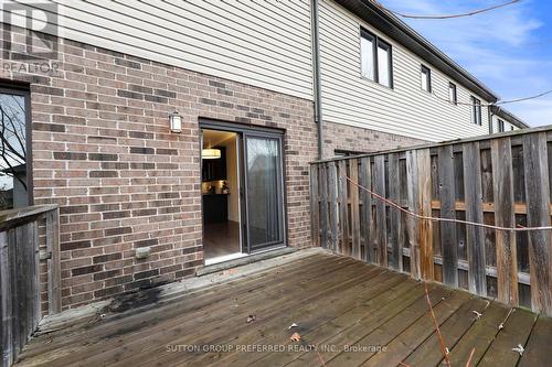 33 - 1030 Oakcrossing Gate, London, ON - Outdoor With Exterior