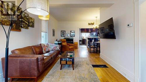 25 Locust Street, St. Thomas, ON - Indoor Photo Showing Living Room