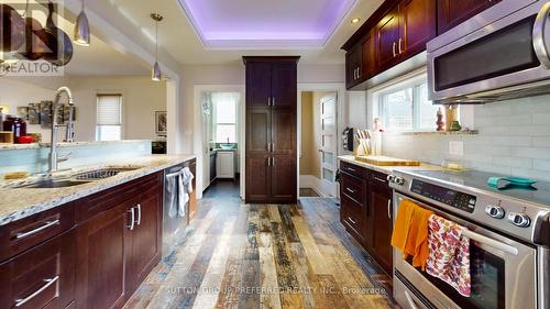 25 Locust Street, St. Thomas, ON - Indoor Photo Showing Kitchen With Double Sink With Upgraded Kitchen