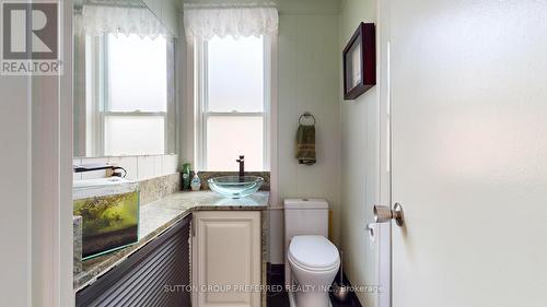 25 Locust Street, St. Thomas, ON - Indoor Photo Showing Bathroom