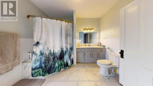 25 Locust Street, St. Thomas, ON - Indoor Photo Showing Bathroom