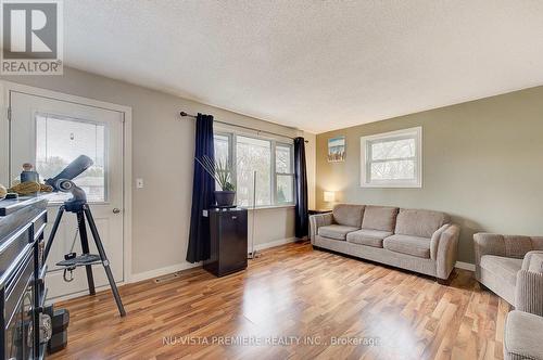 12022 Whittaker Road, Malahide (Springfield), ON - Indoor Photo Showing Living Room