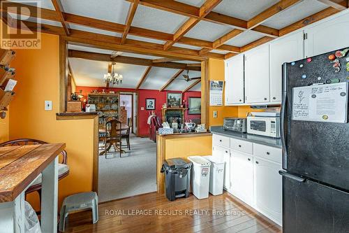 3349 Old Dexter Line, Central Elgin (Sparta), ON - Indoor Photo Showing Kitchen