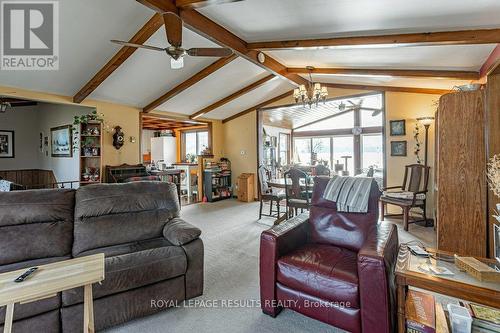 3349 Old Dexter Line, Central Elgin (Sparta), ON - Indoor Photo Showing Living Room