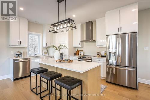 1615 Upper West Avenue, London, ON - Indoor Photo Showing Kitchen With Upgraded Kitchen