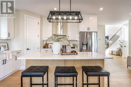 1615 Upper West Avenue, London, ON - Indoor Photo Showing Kitchen With Upgraded Kitchen