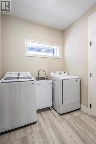 1615 Upper West Avenue, London, ON - Indoor Photo Showing Laundry Room