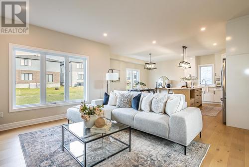 1615 Upper West Avenue, London, ON - Indoor Photo Showing Living Room