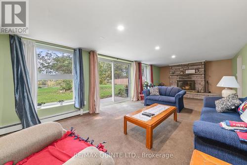 1375 Glen Miller Road, Quinte West, ON - Indoor Photo Showing Living Room