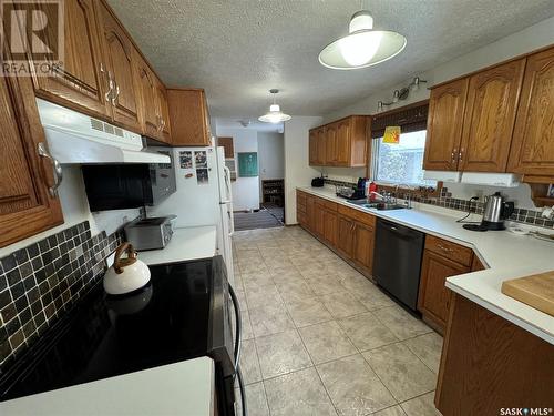 Acreage Near White Cap, Lomond Rm No. 37, SK - Indoor Photo Showing Kitchen With Double Sink