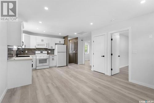 2125 St Charles Avenue, Saskatoon, SK - Indoor Photo Showing Kitchen