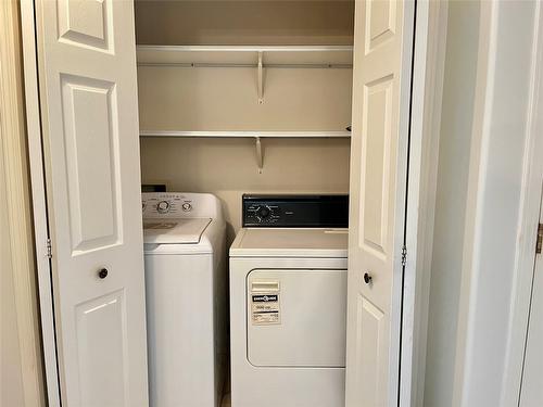 8-4210 Alexis Park Drive, Vernon, BC - Indoor Photo Showing Laundry Room