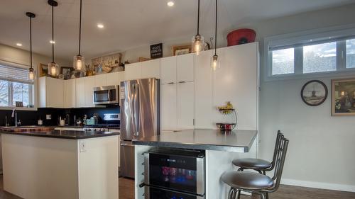 102-1236 Government Street, Penticton, BC - Indoor Photo Showing Kitchen