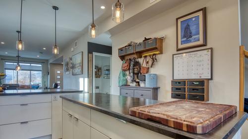 102-1236 Government Street, Penticton, BC - Indoor Photo Showing Kitchen