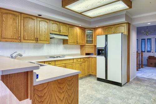 4587 Postill Drive, Kelowna, BC - Indoor Photo Showing Kitchen