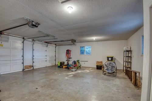 4587 Postill Drive, Kelowna, BC - Indoor Photo Showing Garage