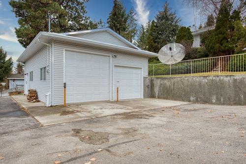 4587 Postill Drive, Kelowna, BC - Outdoor