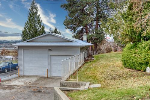 4587 Postill Drive, Kelowna, BC - Outdoor