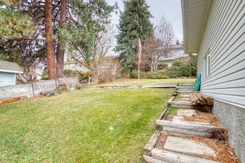 4587 Postill Drive, Kelowna, BC - Outdoor