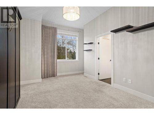 987 Laurier Avenue, Kelowna, BC - Indoor Photo Showing Other Room