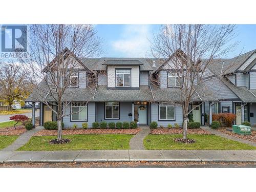 987 Laurier Avenue, Kelowna, BC - Outdoor With Facade