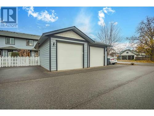 987 Laurier Avenue, Kelowna, BC - Outdoor