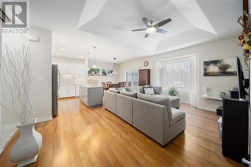 5969 Townsend Line Unit# 1, Lambton Shores, ON - Indoor Photo Showing Living Room