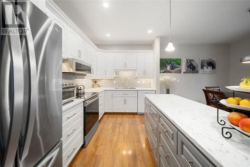 5969 Townsend Line Unit# 1, Lambton Shores, ON - Indoor Photo Showing Kitchen With Upgraded Kitchen