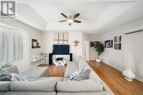 5969 Townsend Line Unit# 1, Lambton Shores, ON - Indoor Photo Showing Living Room