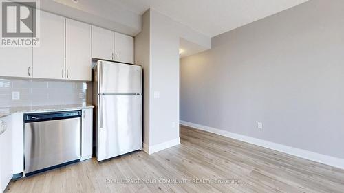 1409 - 3220 Sheppard Avenue E, Toronto, ON - Indoor Photo Showing Kitchen