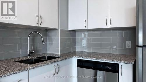 1409 - 3220 Sheppard Avenue E, Toronto, ON - Indoor Photo Showing Kitchen With Double Sink With Upgraded Kitchen