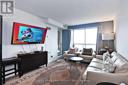 1206 - 23 Oneida Crescent, Richmond Hill, ON - Indoor Photo Showing Living Room