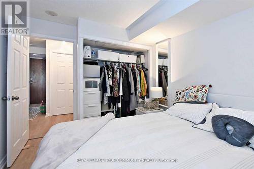 1206 - 23 Oneida Crescent, Richmond Hill, ON - Indoor Photo Showing Bedroom