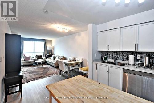 1206 - 23 Oneida Crescent, Richmond Hill, ON - Indoor