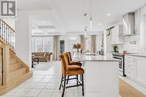 33 Prairie  Grass Crescent, East Gwillimbury, ON - Indoor Photo Showing Kitchen With Upgraded Kitchen