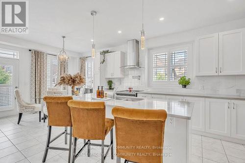 33 Prairie  Grass Crescent, East Gwillimbury, ON - Indoor Photo Showing Kitchen With Double Sink