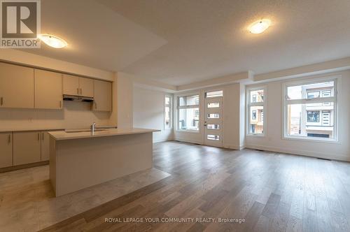 1302 Dempster Lane, Oakville, ON - Indoor Photo Showing Kitchen