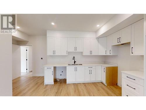 2967 Gilbert Road, Kamloops, BC - Indoor Photo Showing Kitchen With Double Sink