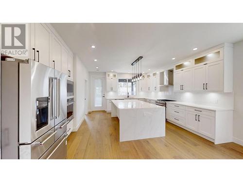 2967 Gilbert Road, Kamloops, BC - Indoor Photo Showing Kitchen With Upgraded Kitchen