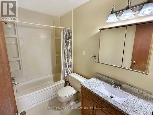 71 South John Street, Belleville, ON - Indoor Photo Showing Bathroom