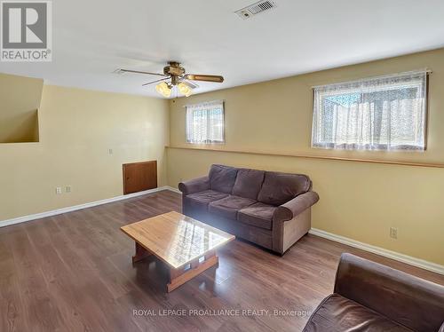 71 South John Street, Belleville, ON - Indoor Photo Showing Living Room