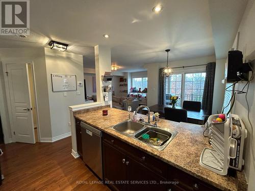 4241 Ingram Common, Burlington, ON - Indoor Photo Showing Kitchen With Double Sink