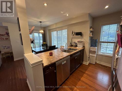 4241 Ingram Common, Burlington, ON - Indoor Photo Showing Kitchen With Double Sink